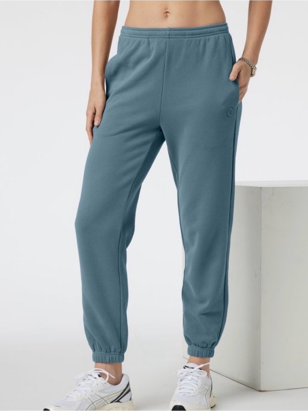 VUORI Women’s Sedona Sweatpant Joggers Smoke Blue Slate Blue Size XS VW4202 - Picture 6 of 14
